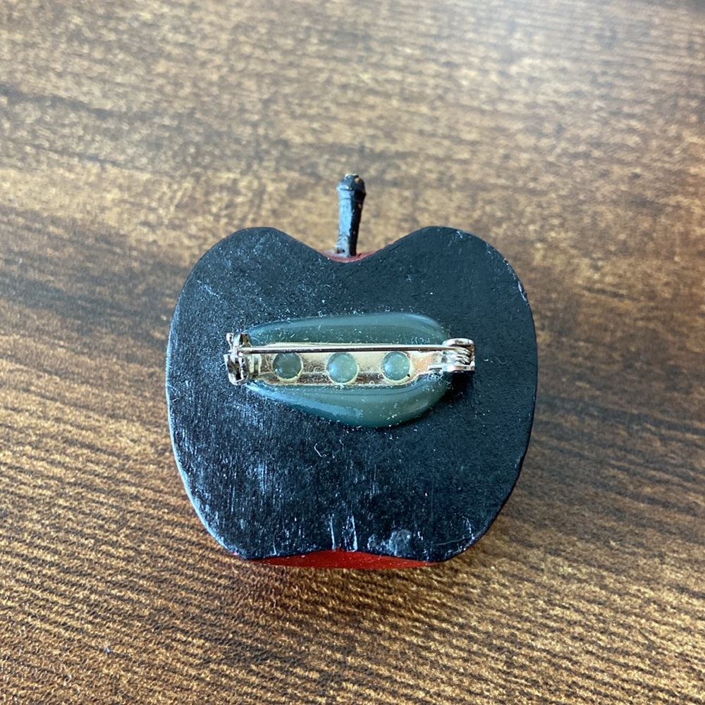 π 2 Handmade Apple Pins & Vintage Box π - Picture 5 of 16